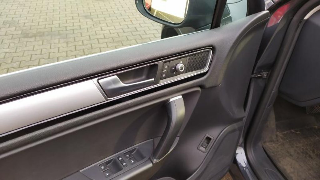 VW TOUAREG 3.0 TDI V6 220 kW 4M 8AT