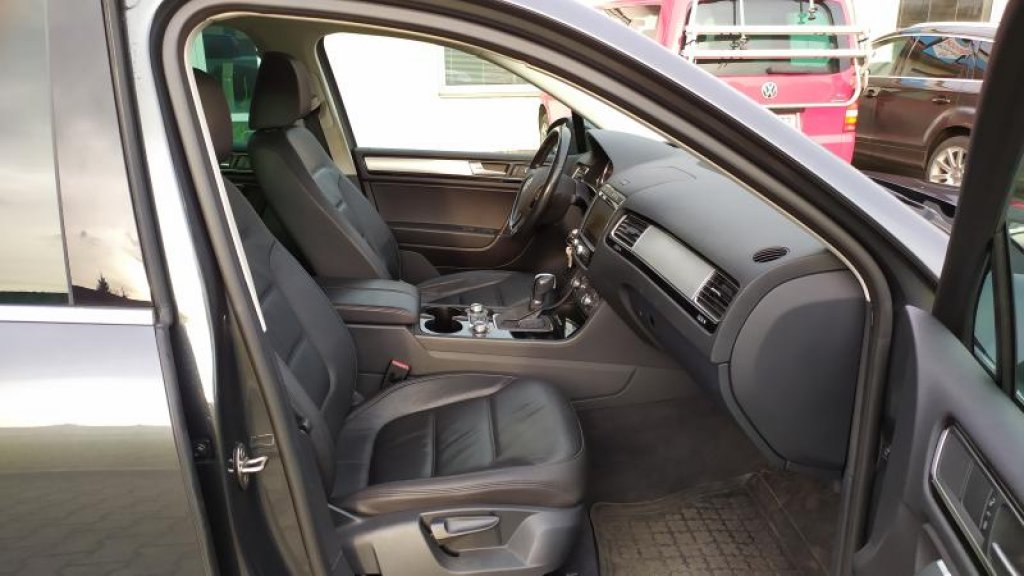 VW TOUAREG 3.0 TDI V6 220 kW 4M 8AT