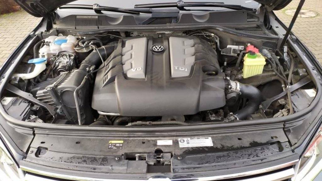 VW TOUAREG 3.0 TDI V6 220 kW 4M 8AT