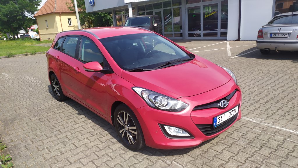 Hyundai i30 Combi TRIKOLOR 1.6 CRDi 81 kW 6st.Manuál, ČR, DPH, 2x Kola