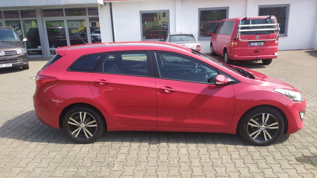 Hyundai i30 Combi TRIKOLOR 1.6 CRDi 81 kW 6st.Manuál, ČR, DPH, 2x Kola