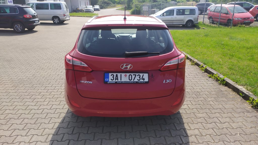 Hyundai i30 Combi TRIKOLOR 1.6 CRDi 81 kW 6st.Manuál, ČR, DPH, 2x Kola