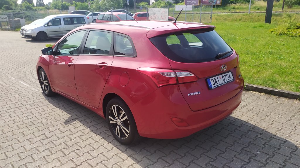Hyundai i30 Combi TRIKOLOR 1.6 CRDi 81 kW 6st.Manuál, ČR, DPH, 2x Kola