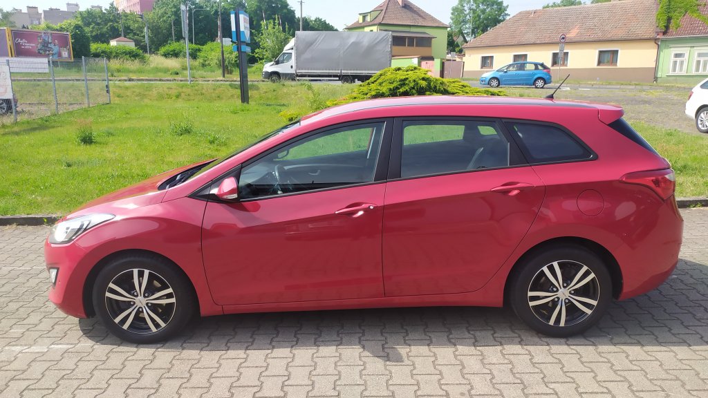 Hyundai i30 Combi TRIKOLOR 1.6 CRDi 81 kW 6st.Manuál, ČR, DPH, 2x Kola