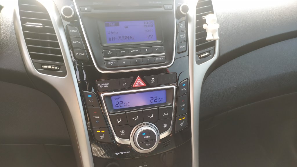 Hyundai i30 Combi TRIKOLOR 1.6 CRDi 81 kW 6st.Manuál, ČR, DPH, 2x Kola