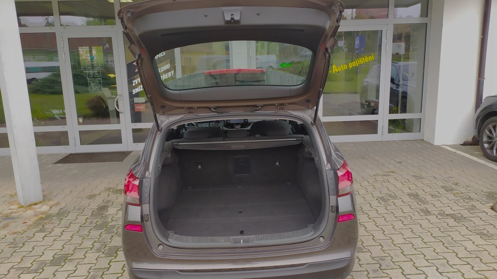 Hyundai i30 Kombi STYLE Navi 1.6 CRDi 85 kW 6st.Manuál, ČR, DPH, 2x Kola