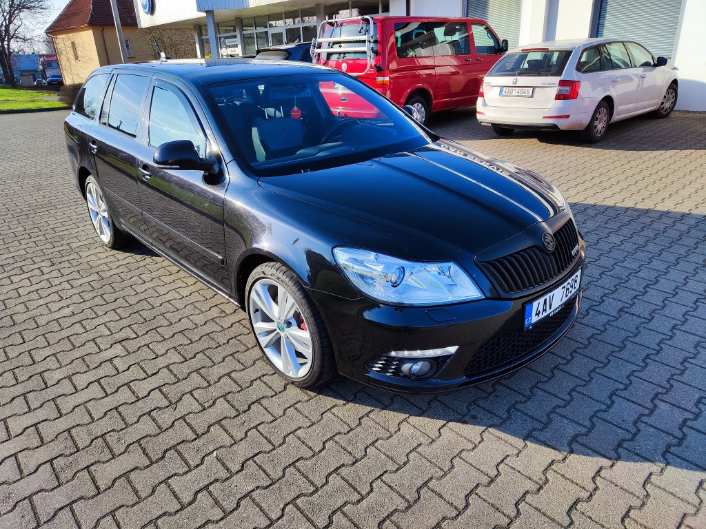 Škoda OCTAVIA Combi RS 2.0 TDI,18" Kola,TZ