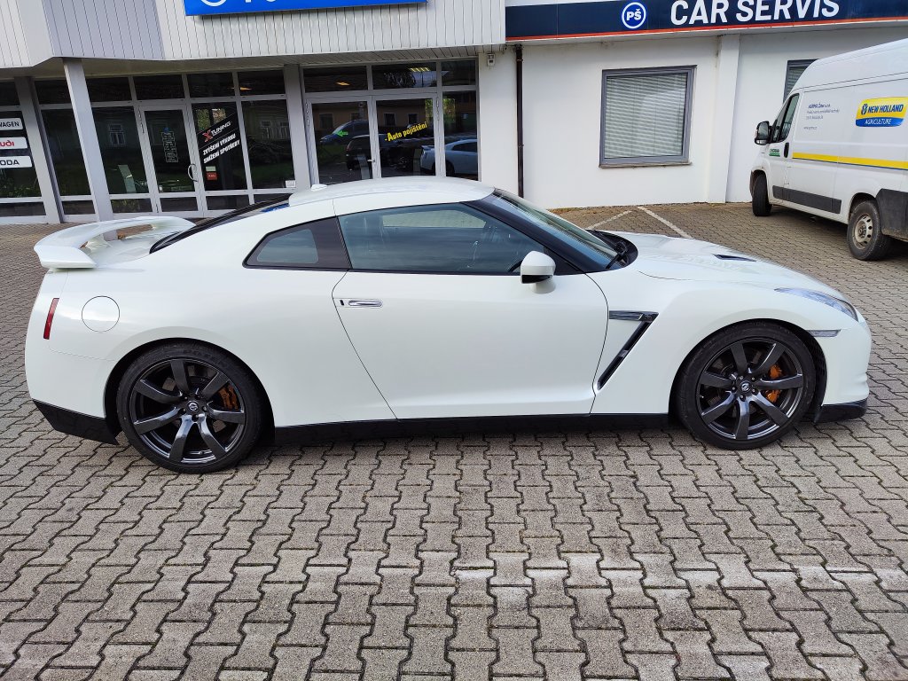 Nissan GT-R (R35) 3.8 TwinTurbo,TOP STAV! jen 33 tis.km!