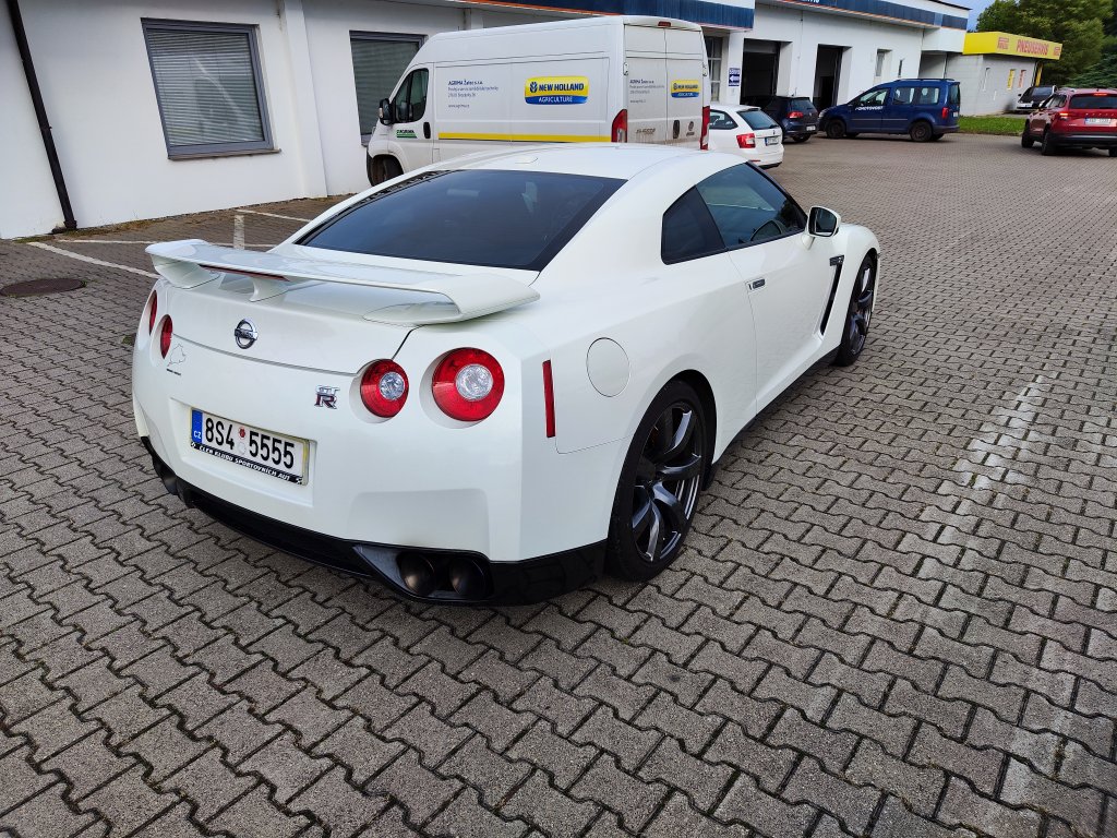 Nissan GT-R (R35) 3.8 TwinTurbo,TOP STAV! jen 33 tis.km!