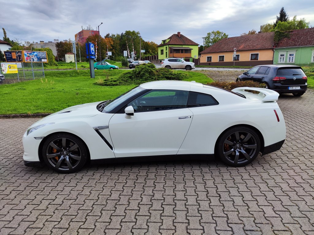 Nissan GT-R (R35) 3.8 TwinTurbo,TOP STAV! jen 33 tis.km!