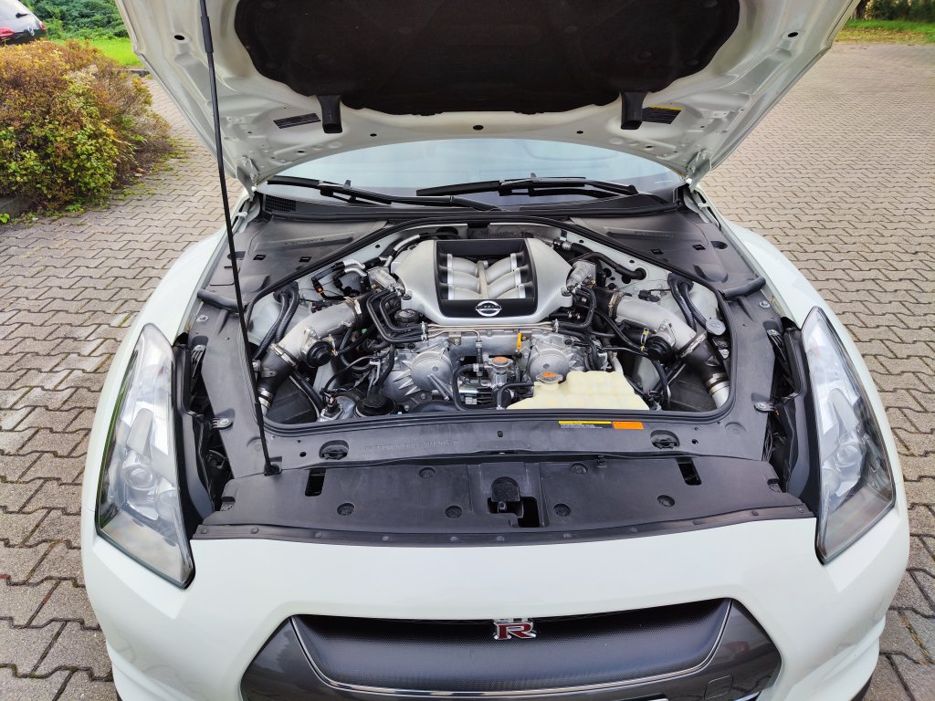 Nissan GT-R (R35) 3.8 TwinTurbo,TOP STAV! jen 33 tis.km!